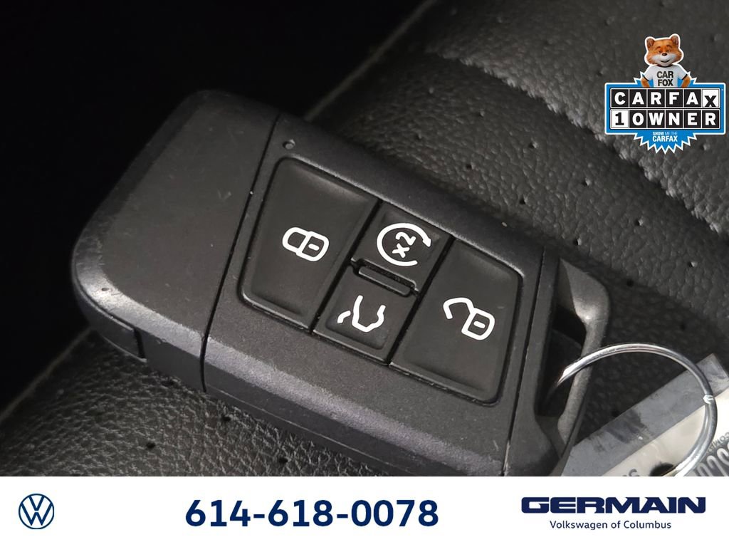 Used 2023 Volkswagen Tiguan SE w/ Panoramic Sunroof Package FWD image 41