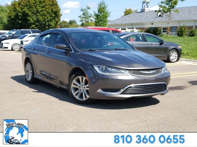Used 2016 Chrysler 200 Limited image 1
