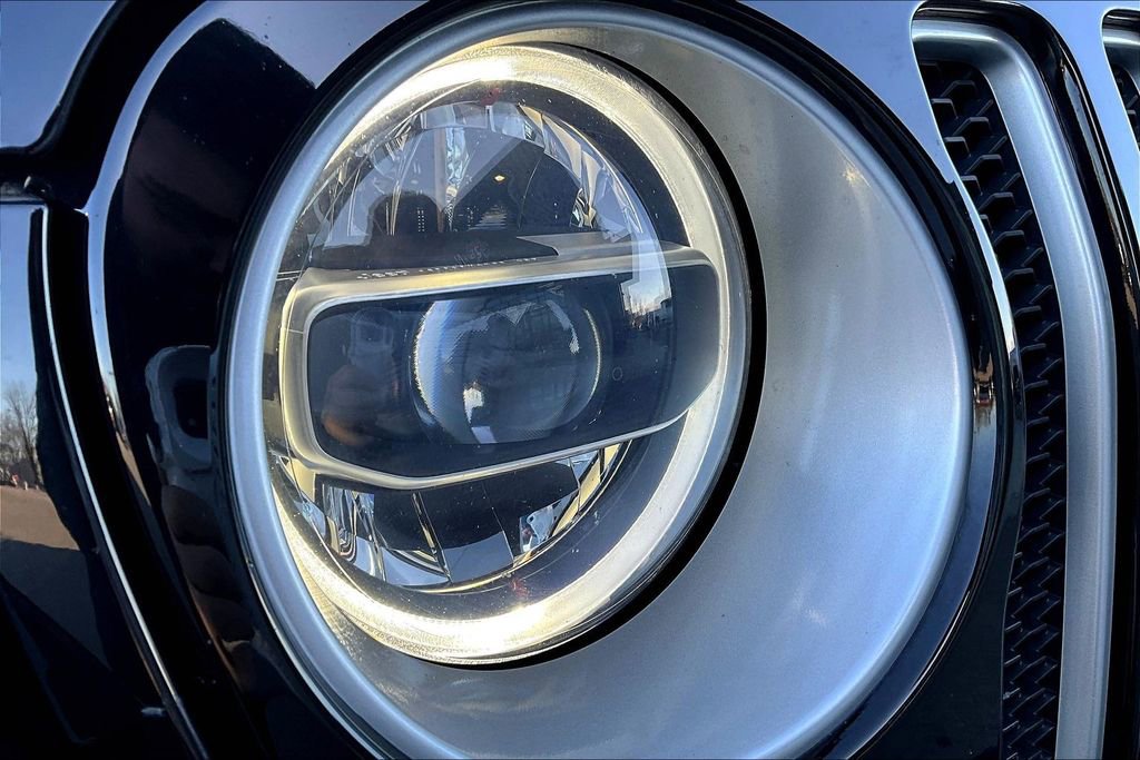 Used 2021 Jeep Wrangler Unlimited Sahara w/ Uconnect 4C Nav & Sound Group image 31