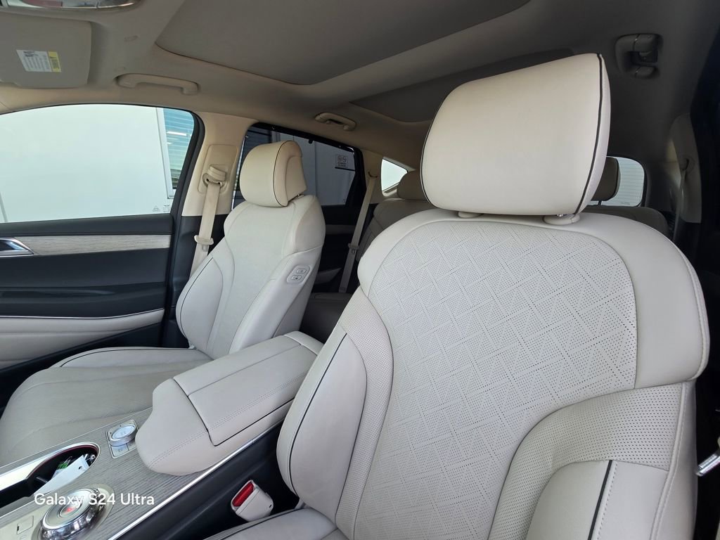 Used 2025 Genesis GV80 2.5T Prestige image 11