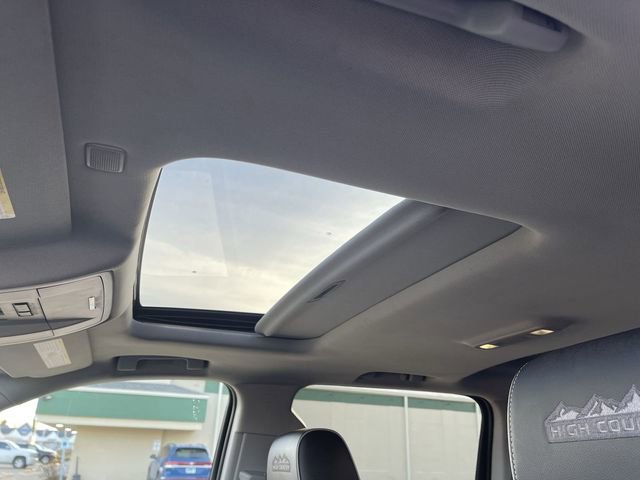 Used 2017 Chevrolet Silverado 1500 High Country image 22