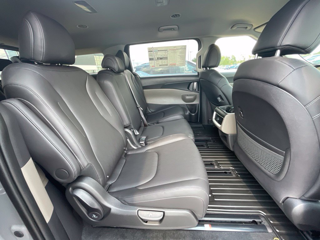 New 2027 Kia Carnival FWD image 25