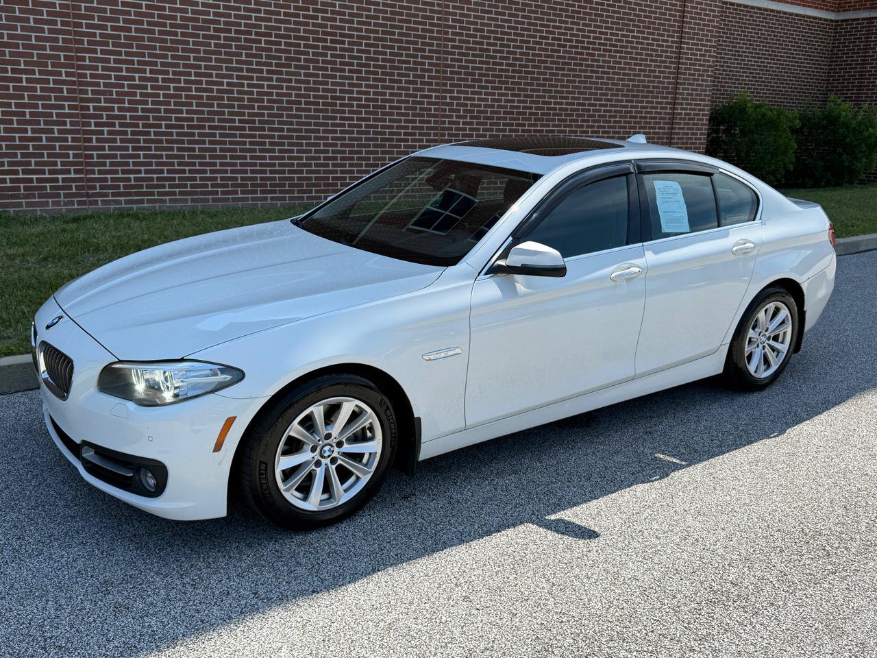 Used 2015 BMW 528i xDrive Sedan AWD/4WD image 3