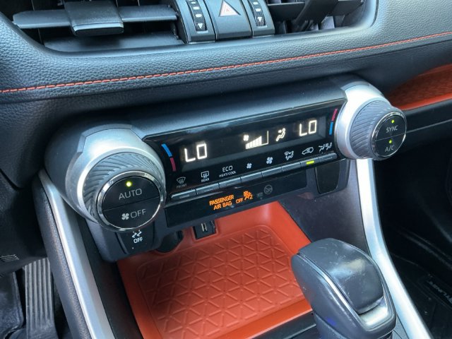 Used 2020 Toyota RAV4 Adventure AWD/4WD image 17