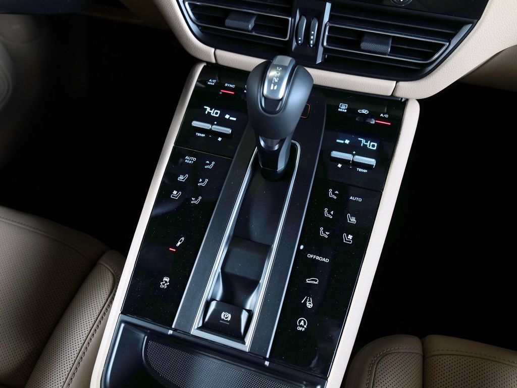 Certified 2026 Porsche Macan AWD/4WD image 19