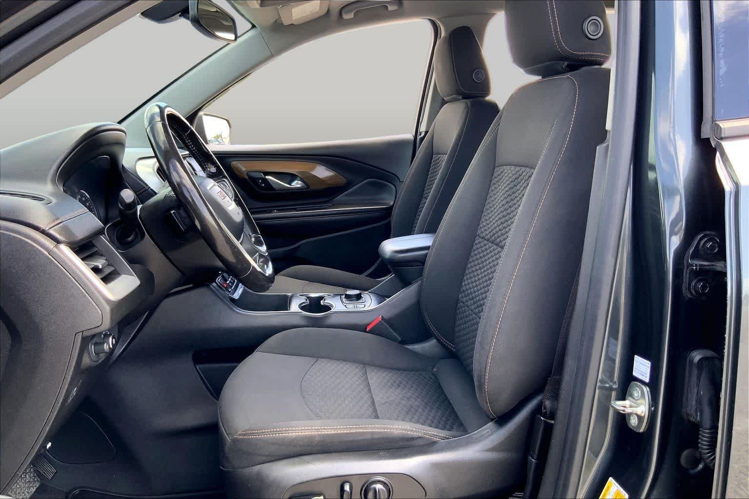 Used 2018 GMC Terrain SLE w/ Driver Convenience Package FWD image 8