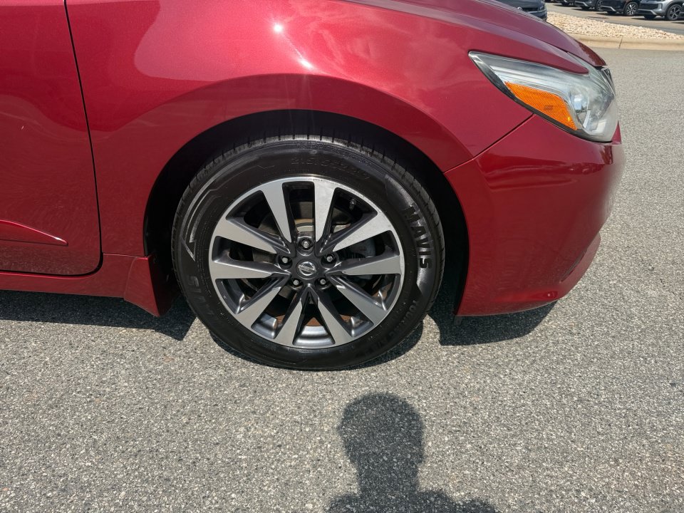 Used 2017 Nissan Altima 2.5 SV FWD image 25