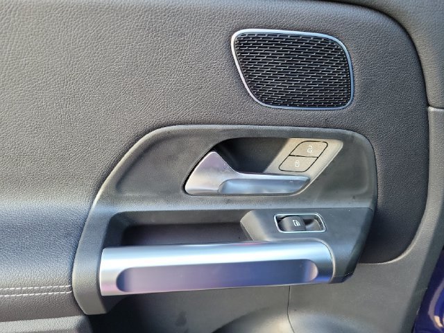 Used 2022 Mercedes-Benz GLB 250 4MATIC image 17