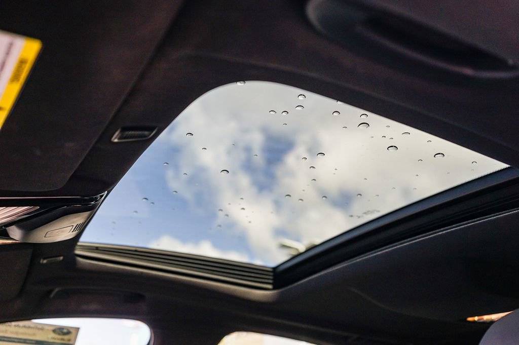 Used 2022 BMW 530i w/ Convenience Package image 27