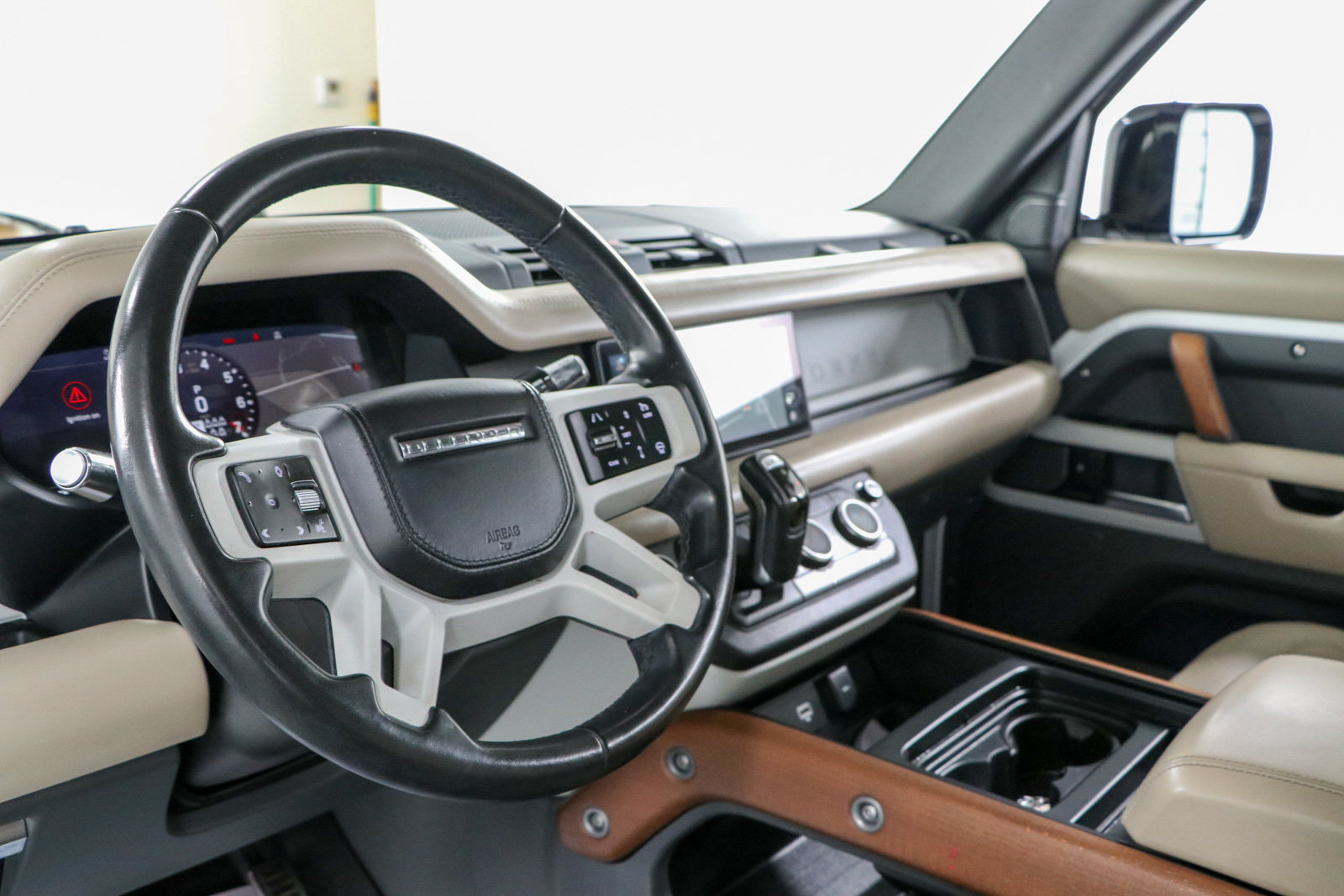Used 2020 Land Rover Defender 110 S AWD/4WD image 24