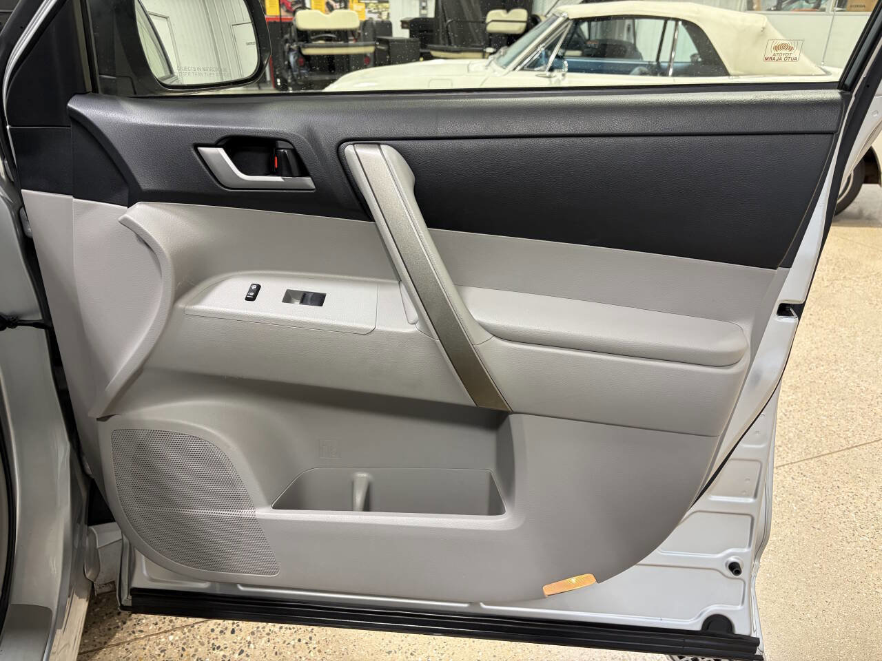 Used 2013 Toyota Highlander 4WD Hybrid image 39