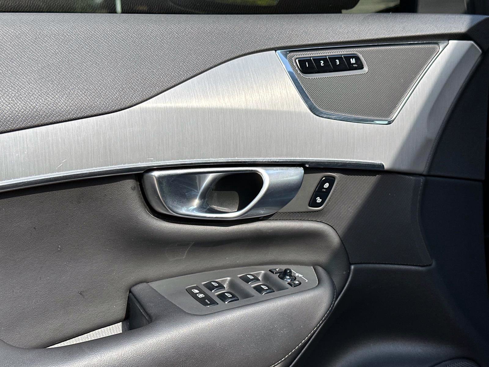 Certified 2024 Volvo XC90 B5 Core image 18