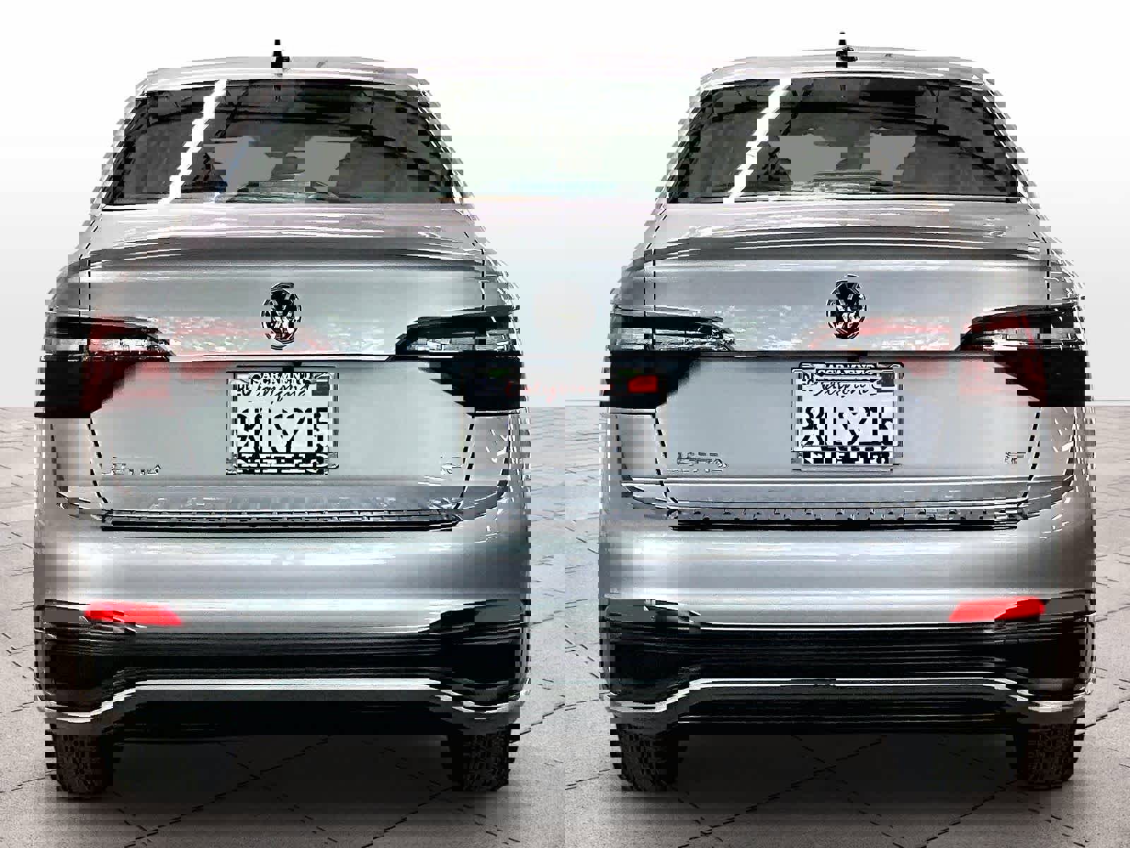 Used 2024 Volkswagen Jetta SE FWD image 6