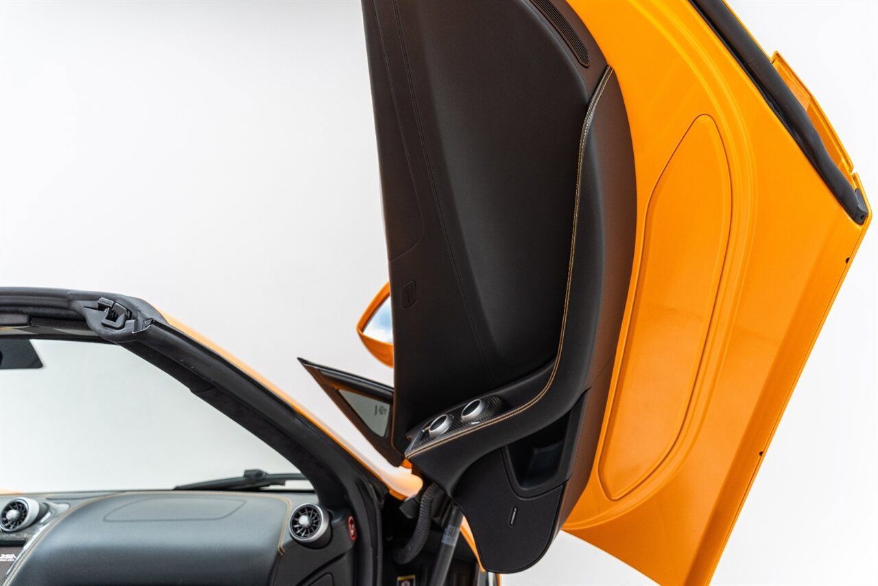 Used 2014 McLaren MP4-12C Spider RWD image 43