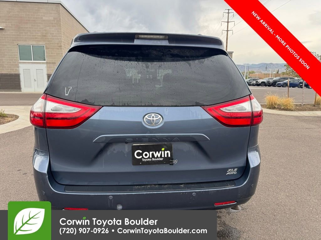 Used 2017 Toyota Sienna XLE w/ XLE Navigation Package image 6
