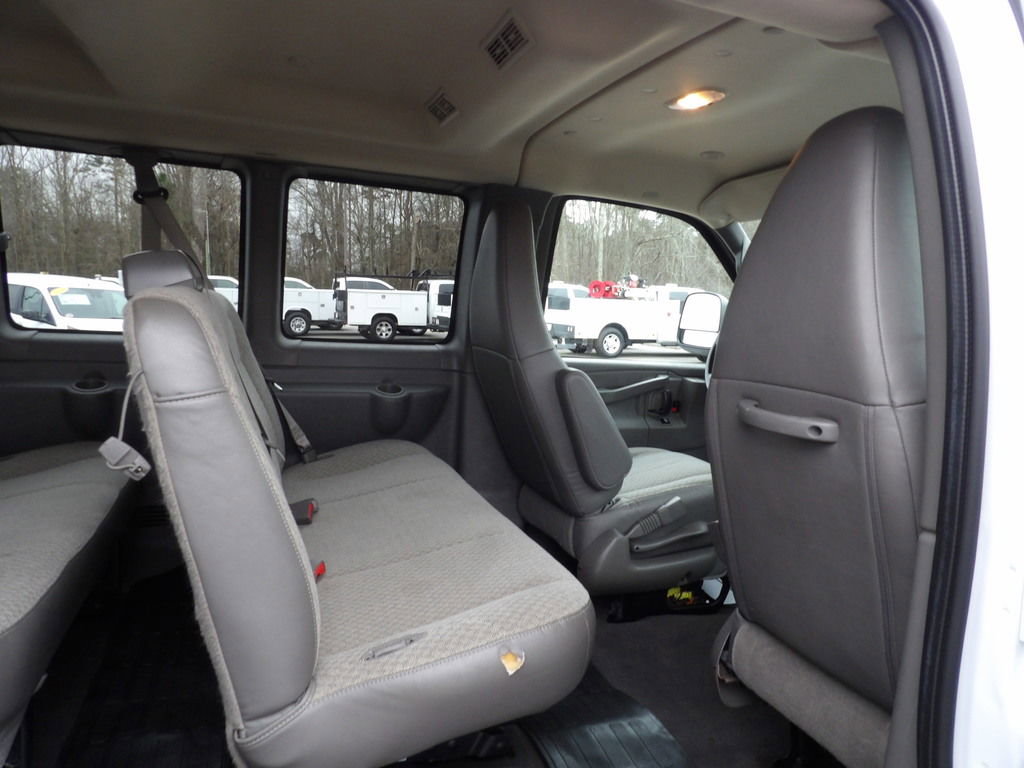 Used 2020 Chevrolet Express 3500 LS image 28