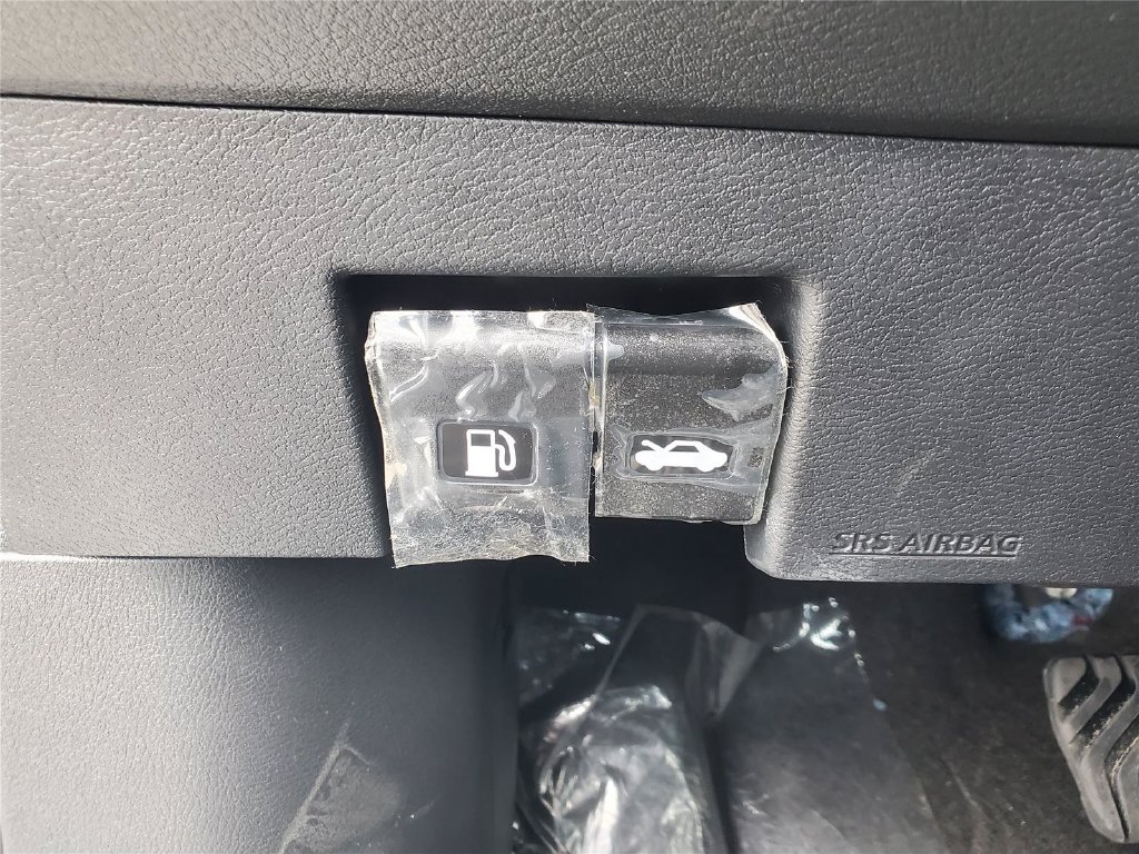 New 2025 Nissan Versa SV w/ Trunk Package FWD image 18