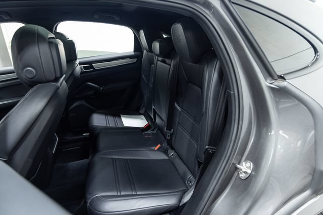 Used 2020 Porsche Cayenne AWD/4WD image 23