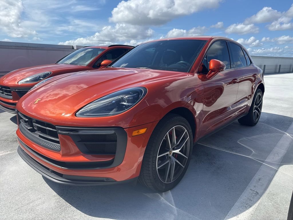Certified 2023 Porsche Macan S AWD/4WD image 1