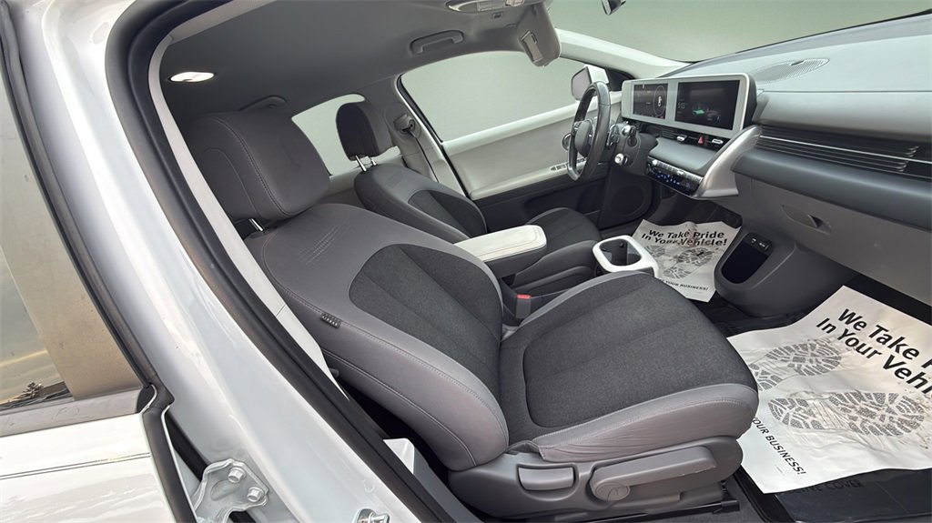 Used 2022 Hyundai Ioniq 5 SE w/ Cargo Package image 15
