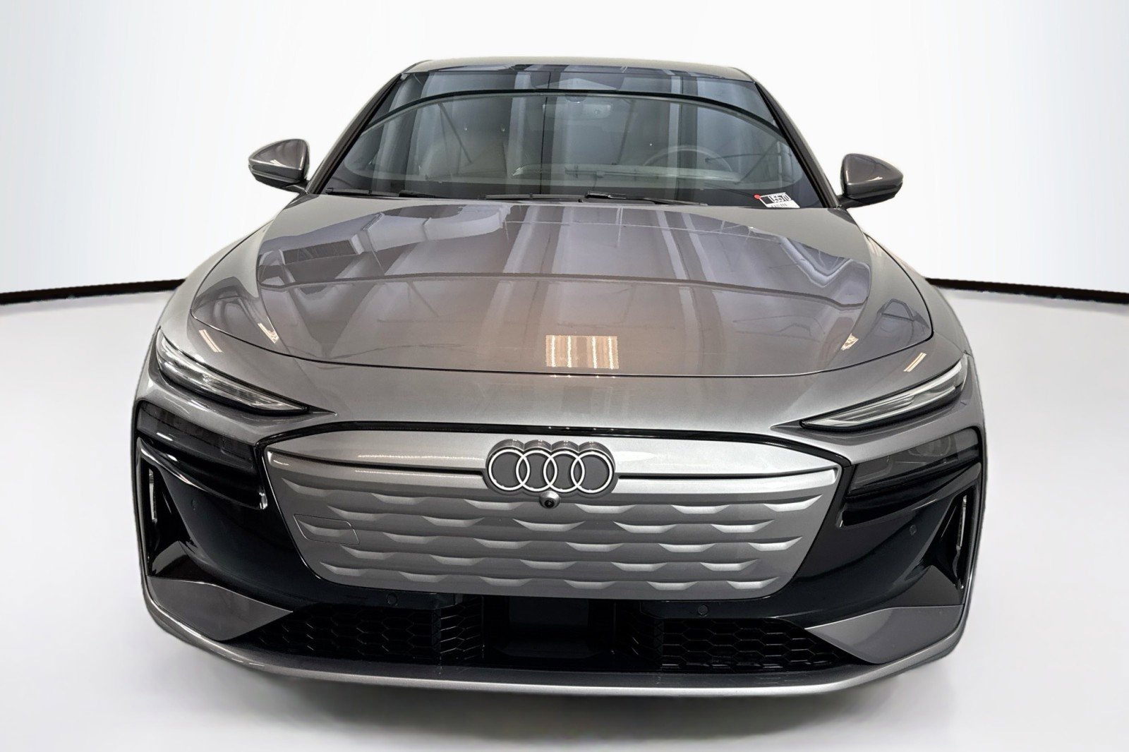 Used 2025 Audi A6 e-tron Premium w/ Convenience Package image 2