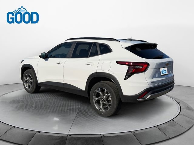 Used 2025 Chevrolet Trax LT w/ LT Convenience Package image 3