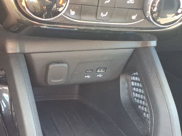Certified 2024 Chevrolet TrailBlazer LT w/ LT Cold Weather Package AWD/4WD image 19