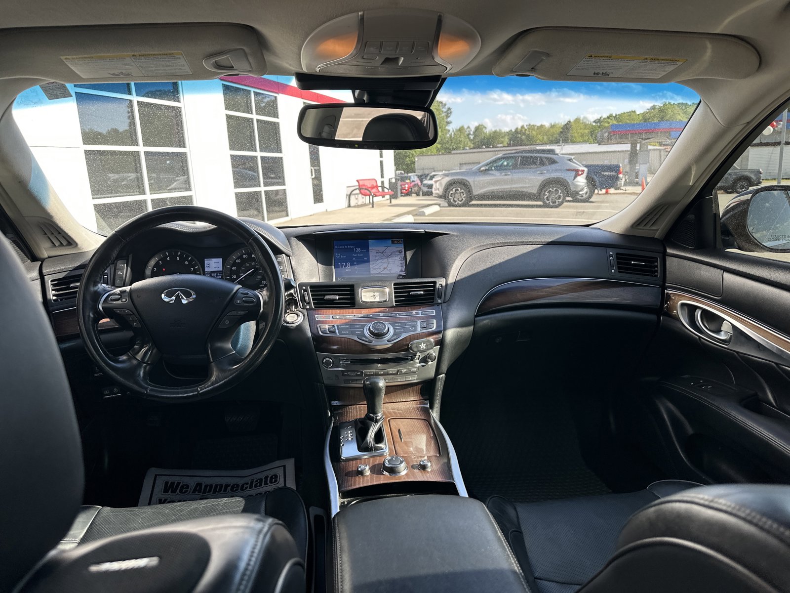Used 2015 INFINITI Q70 L 5.6 w/ V8 Deluxe Technology Package RWD image 27