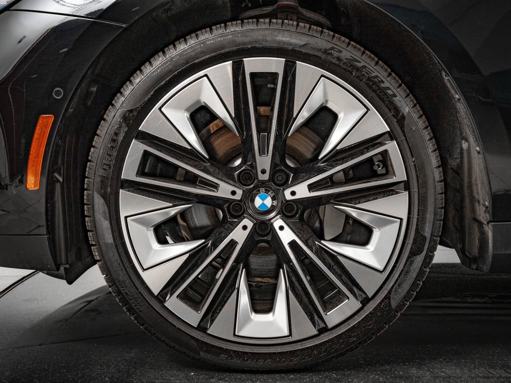 Certified 2025 BMW 530i xDrive AWD/4WD image 13