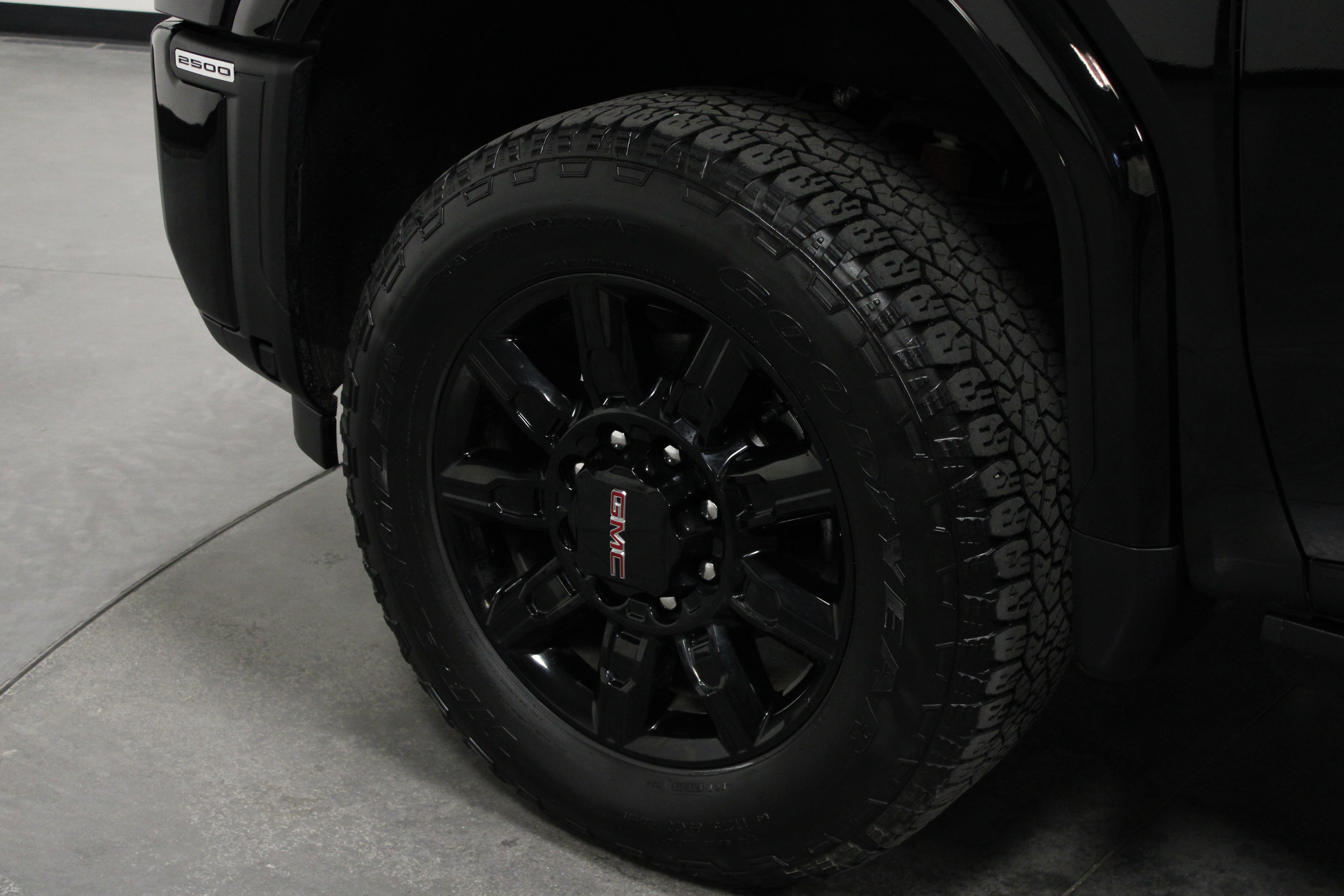 Used 2025 GMC Sierra 2500 AT4 w/ AT4 Premium Plus Package image 10