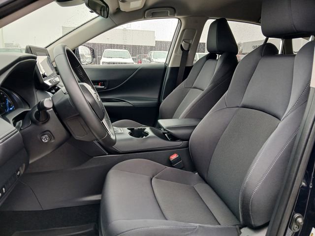 Used 2023 Toyota Venza LE image 10