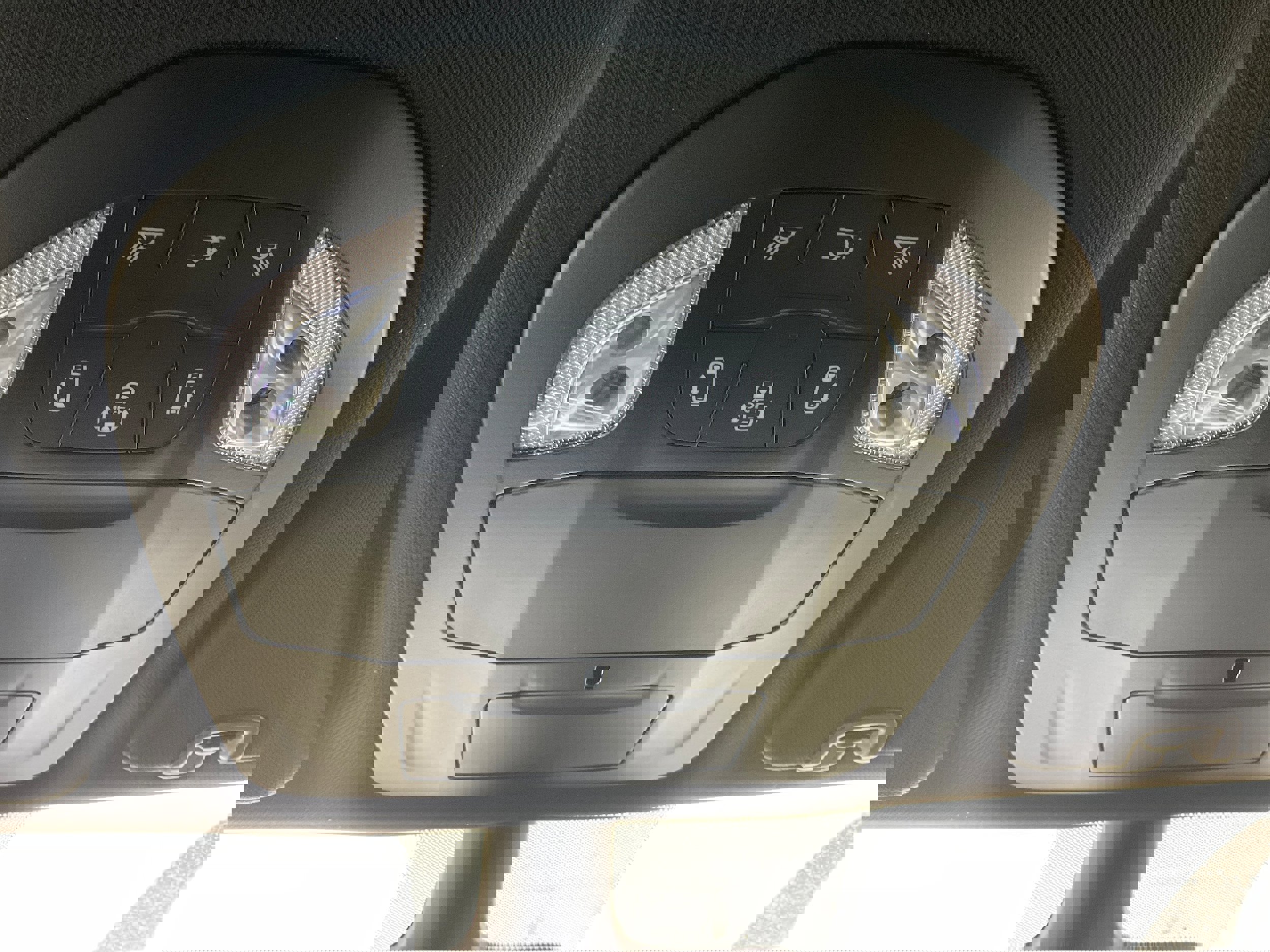 New 2026 Chrysler Voyager LX image 17