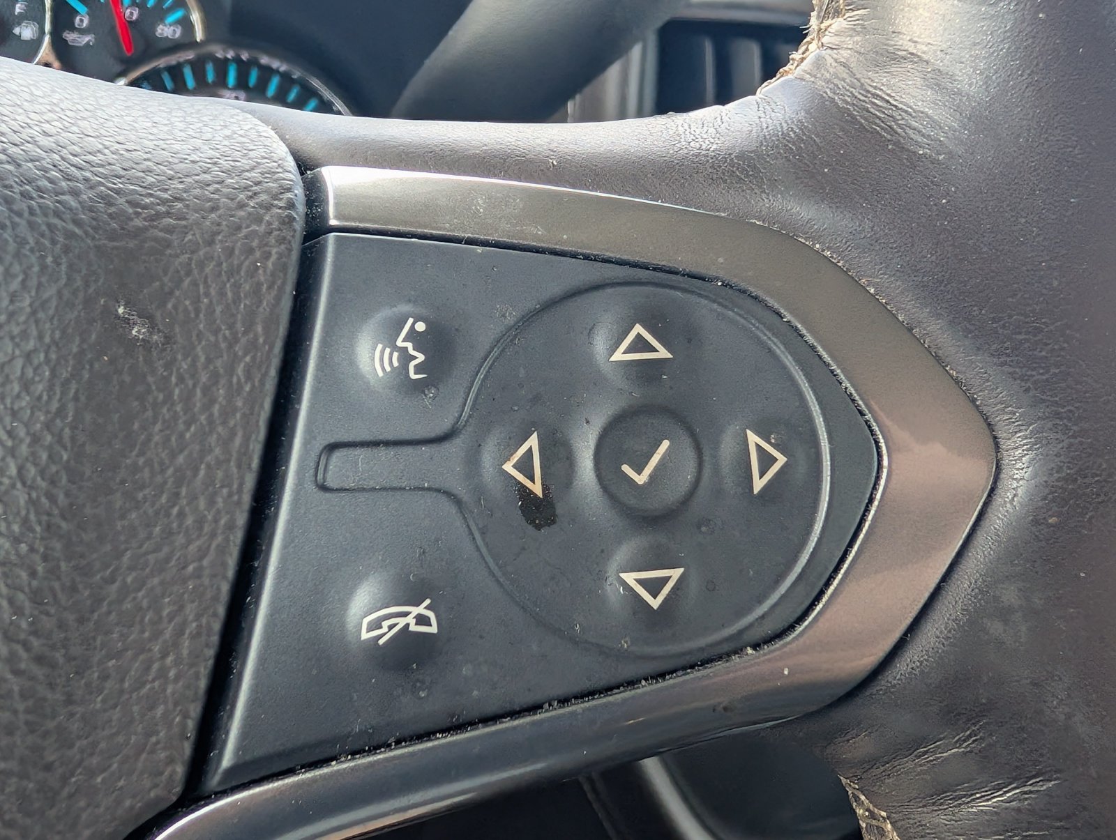 Used 2018 Chevrolet Silverado 1500 LTZ Z71 w/ LTZ Plus Package AWD/4WD image 15