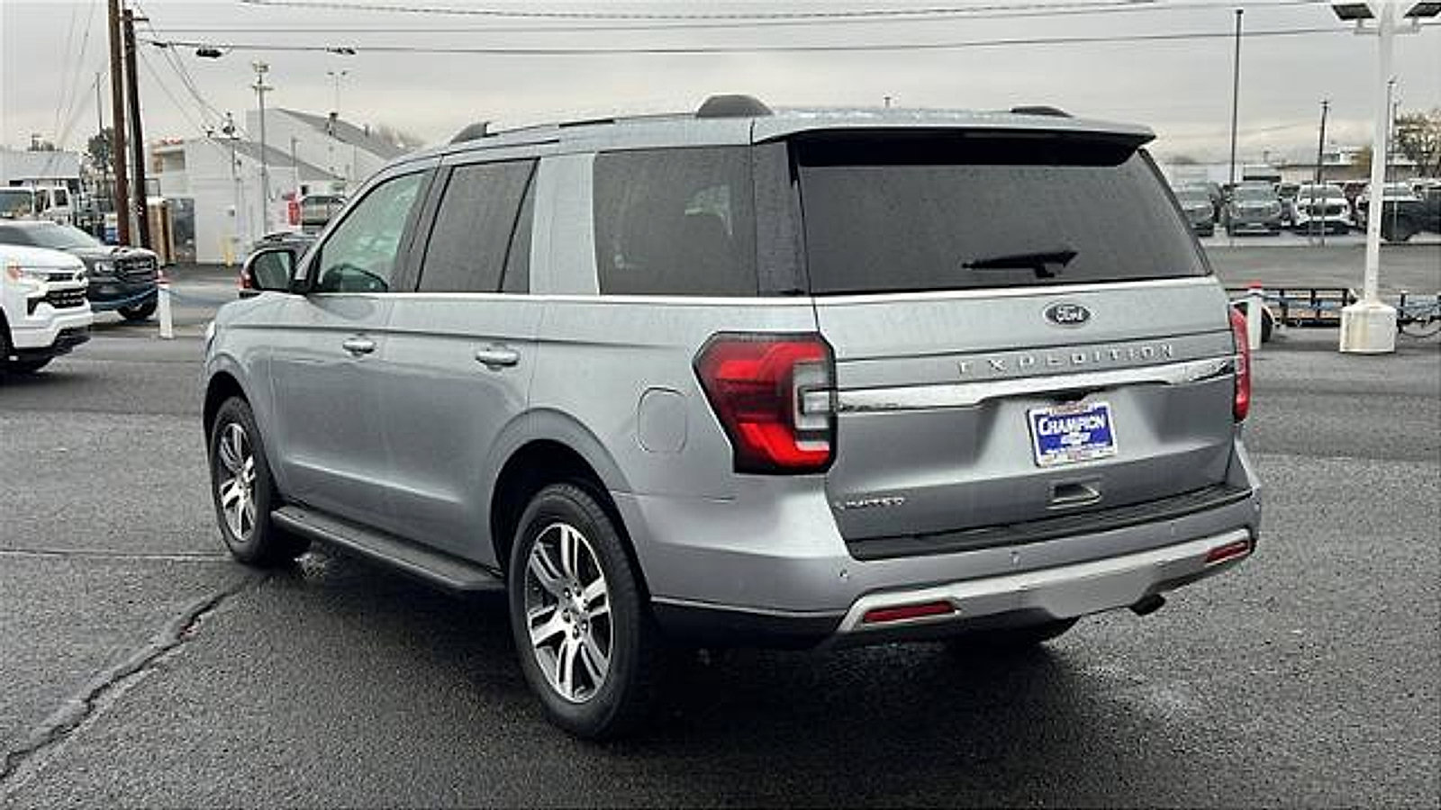 Used 2024 Ford Expedition Limited image 6