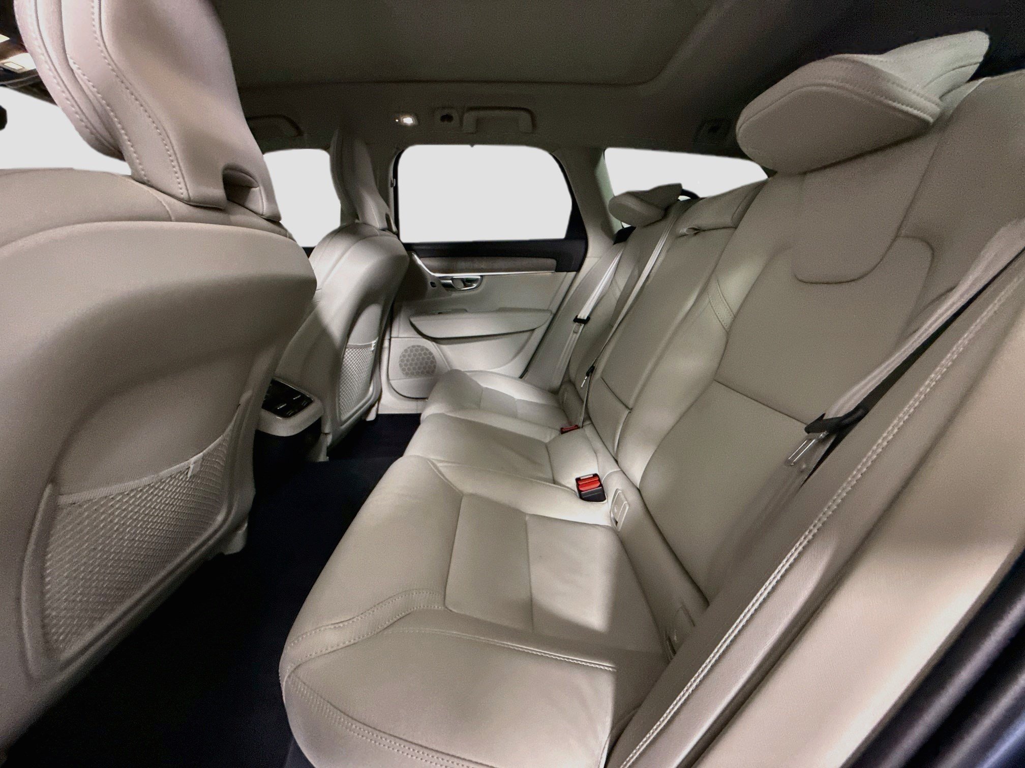 Used 2025 Volvo V90 B6 Cross Country Ultra w/ Protection Package Premier AWD/4WD image 25