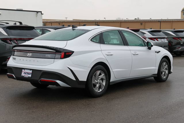 New 2026 Hyundai Sonata SE FWD image 3
