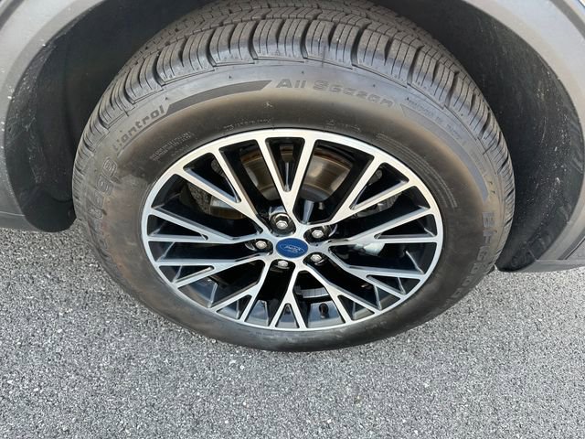 Used 2022 Ford Escape Titanium w/ Titanium Premium Package image 8