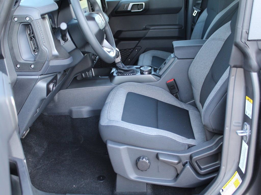 New 2025 Ford Bronco 4-Door image 5