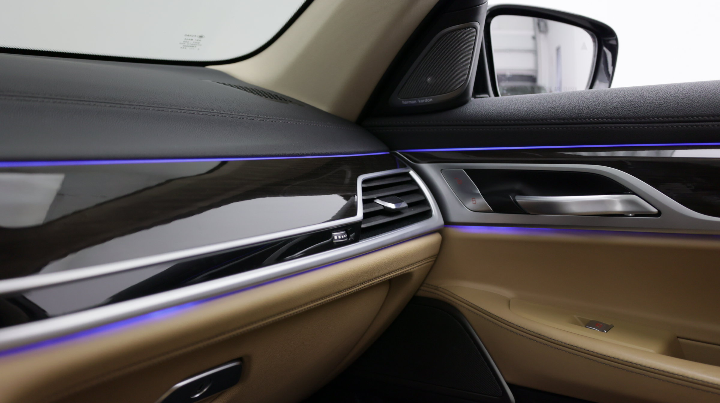 Used 2022 BMW 740i w/ Premium Package RWD image 28