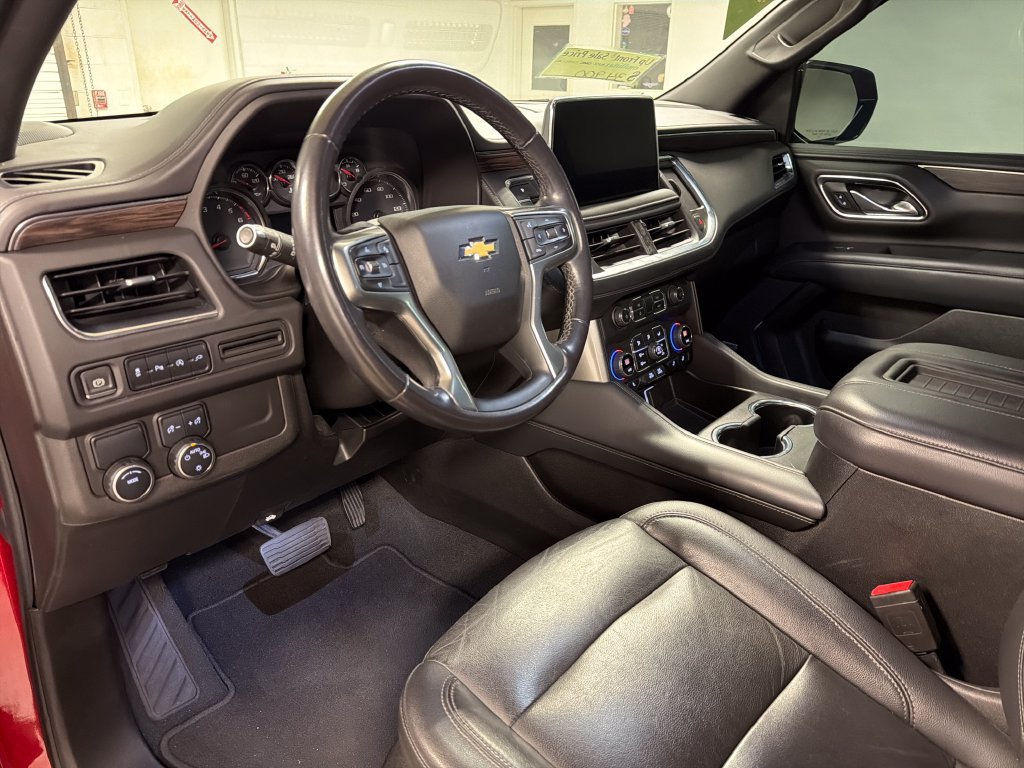 Used 2021 Chevrolet Suburban LT w/ Rear Media and Nav Package RWD image 27