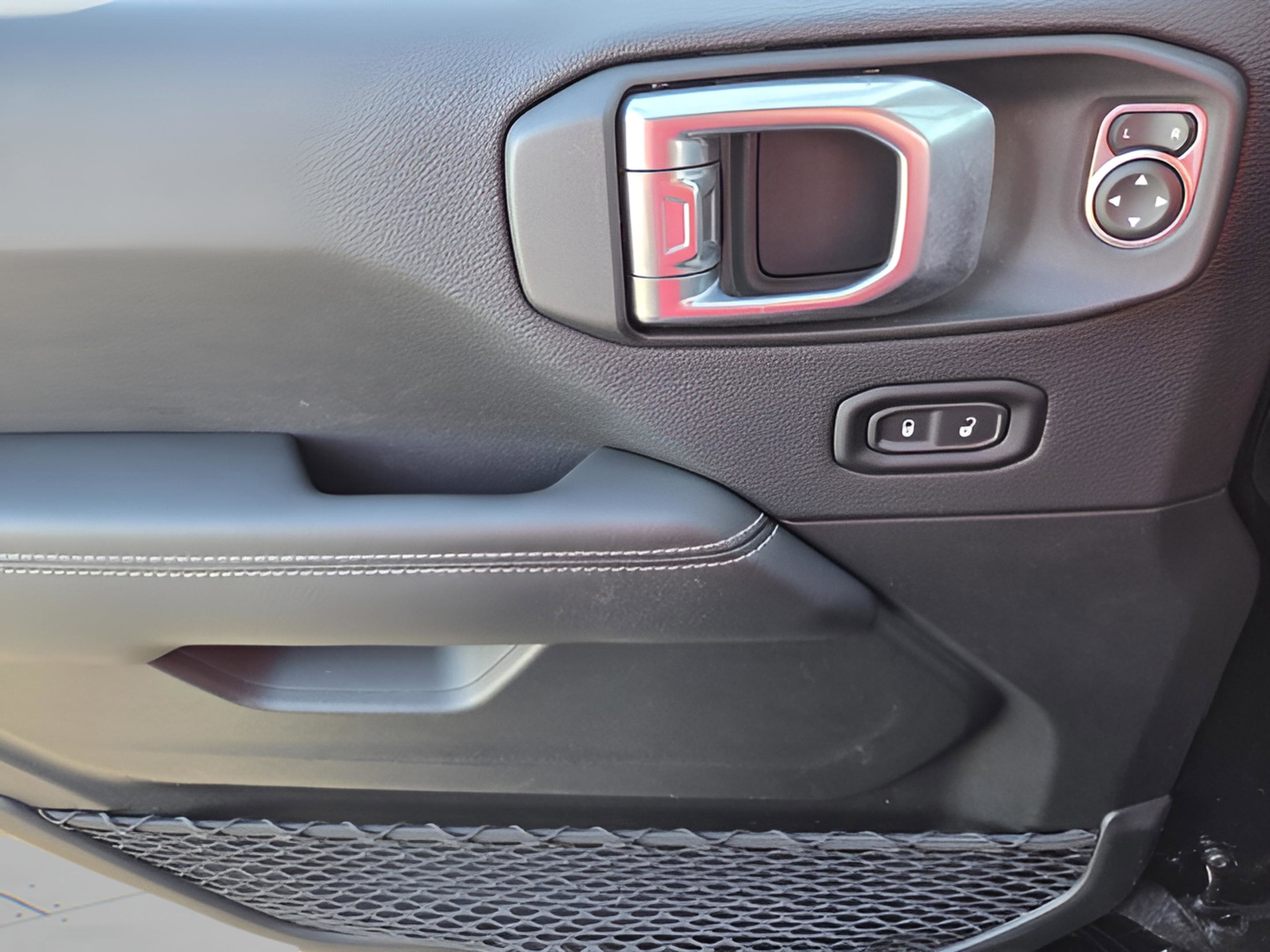 Used 2023 Jeep Wrangler Sahara w/ Cold Weather Group image 31