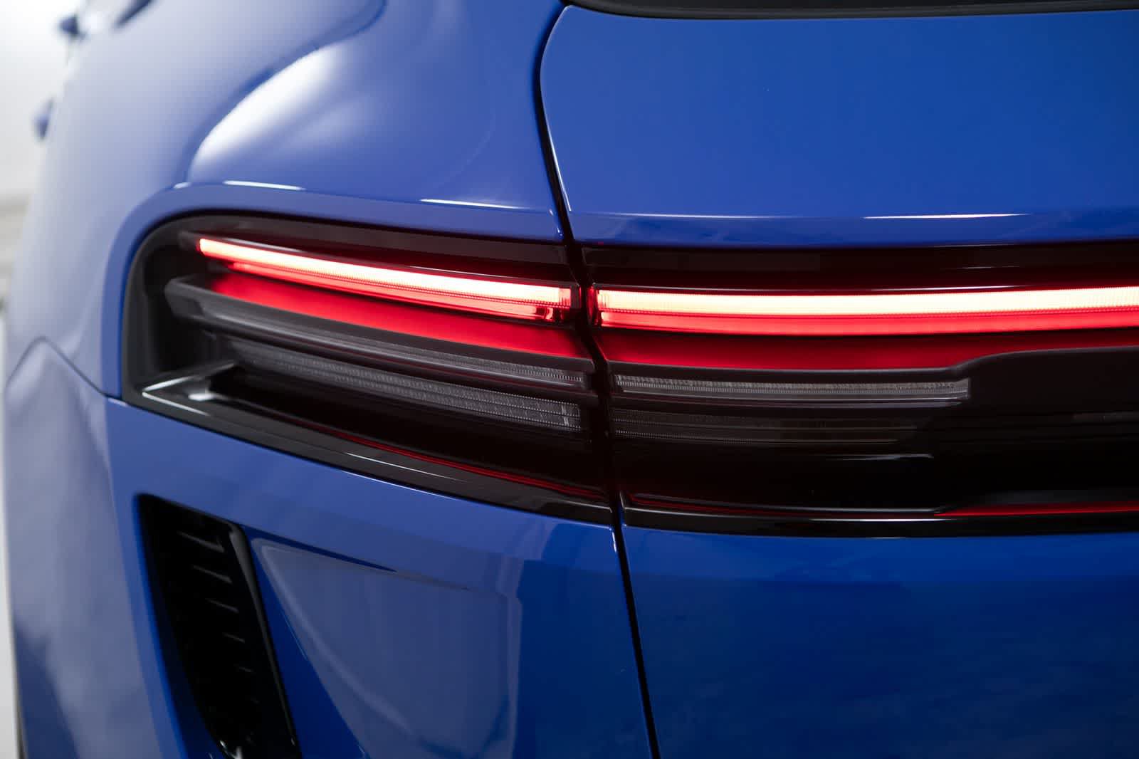 New 2026 Porsche Macan Turbo Electric AWD/4WD image 18