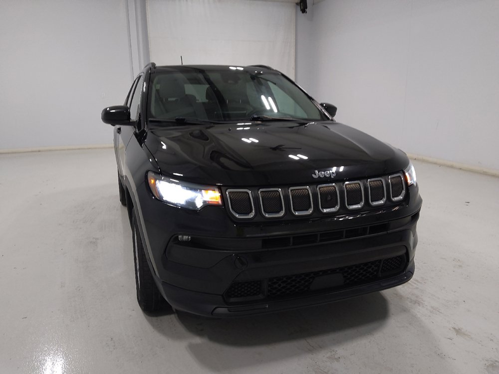 Used 2022 Jeep Compass Latitude w/ Sun and Sound Group AWD/4WD image 14