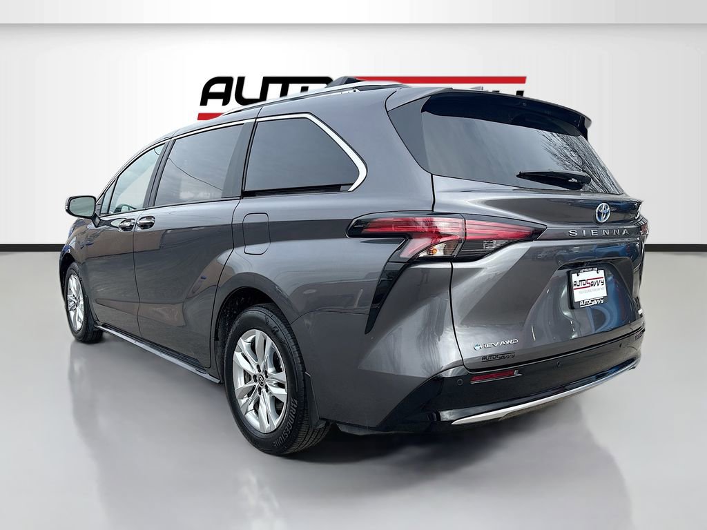 Used 2025 Toyota Sienna Limited AWD/4WD image 5