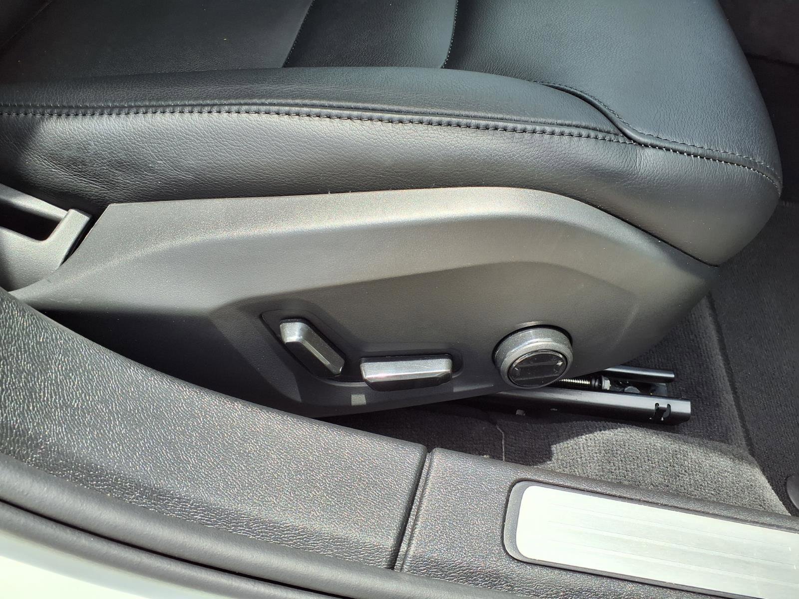 Certified 2025 Volvo S60 B5 Core w/ Protection Package Premier FWD image 13