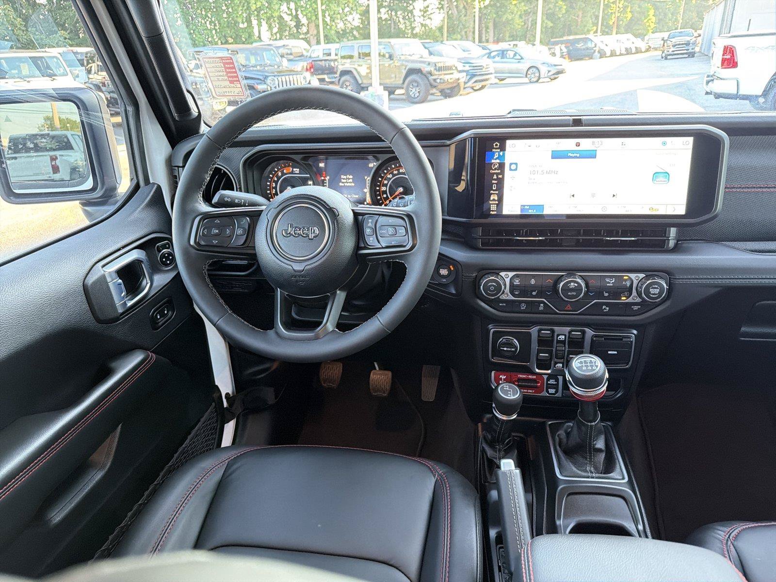 Used 2026 Jeep Wrangler Unlimited Rubicon AWD/4WD image 21