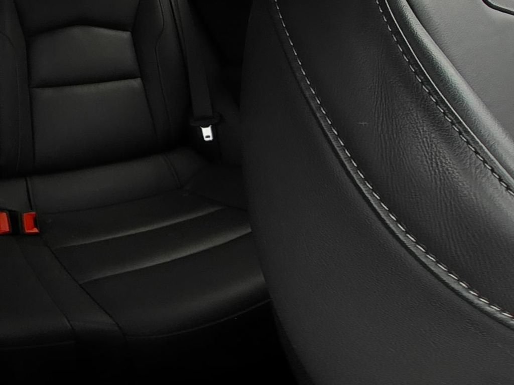 Used 2025 Cadillac XT4 Premium Luxury FWD image 14