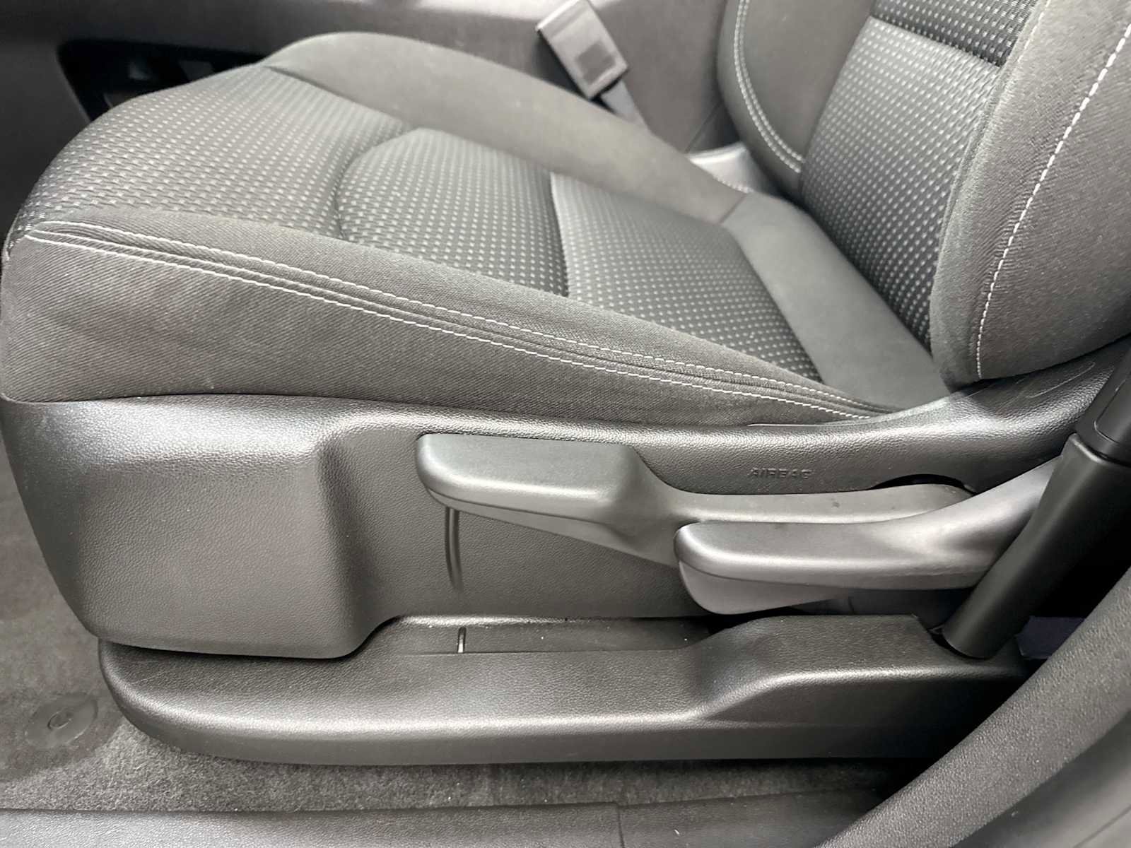 Used 2024 GMC Terrain SLE image 20