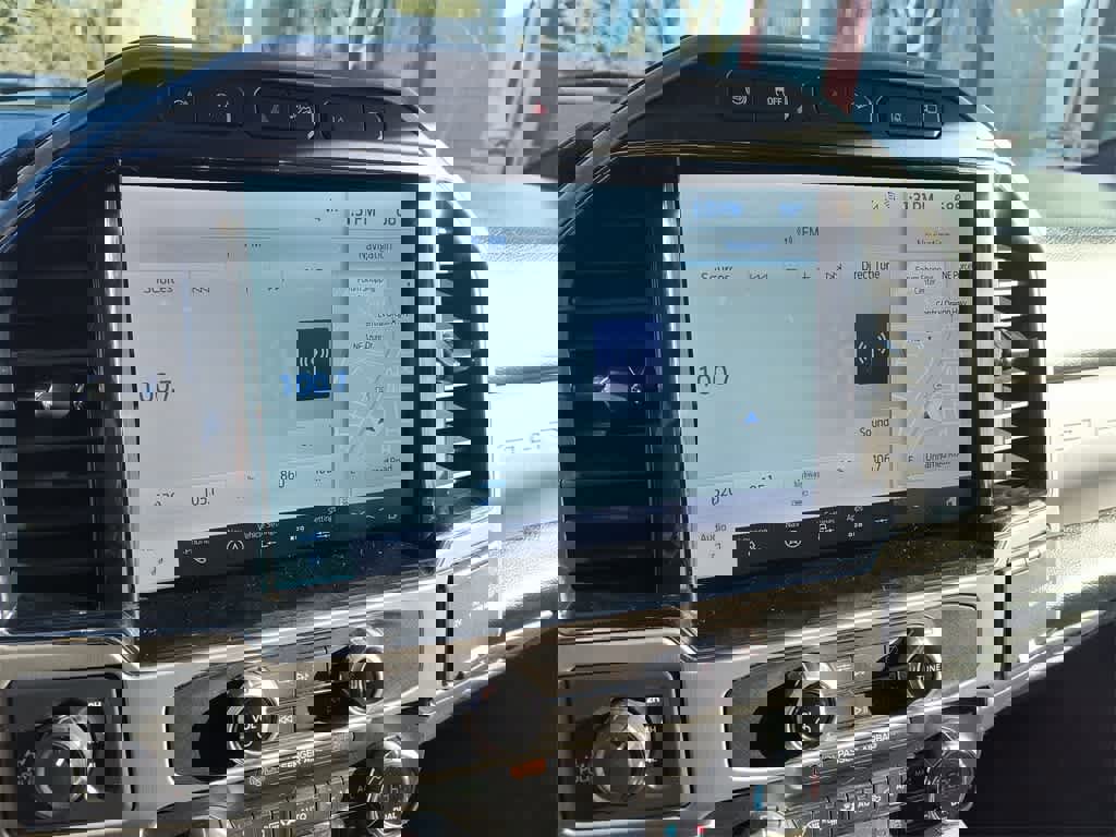 Used 2022 Ford F350 Platinum w/ FX4 Off-Road Package image 16