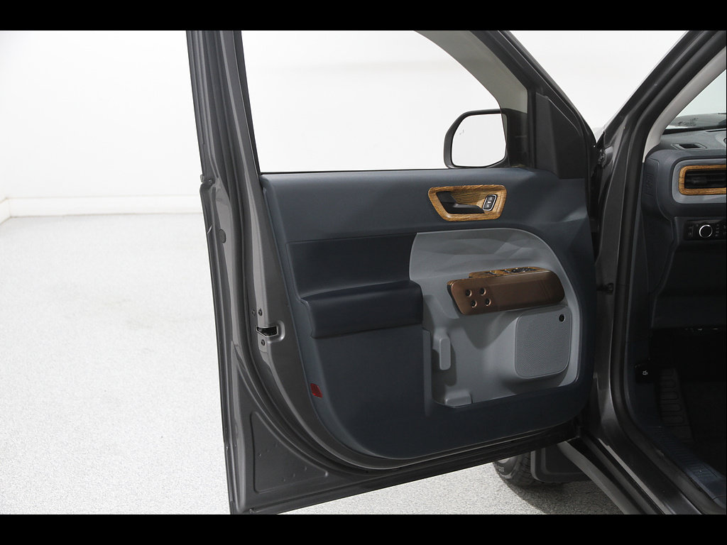 Used 2023 Ford Maverick Lariat w/ Lariat Luxury Package FWD image 4